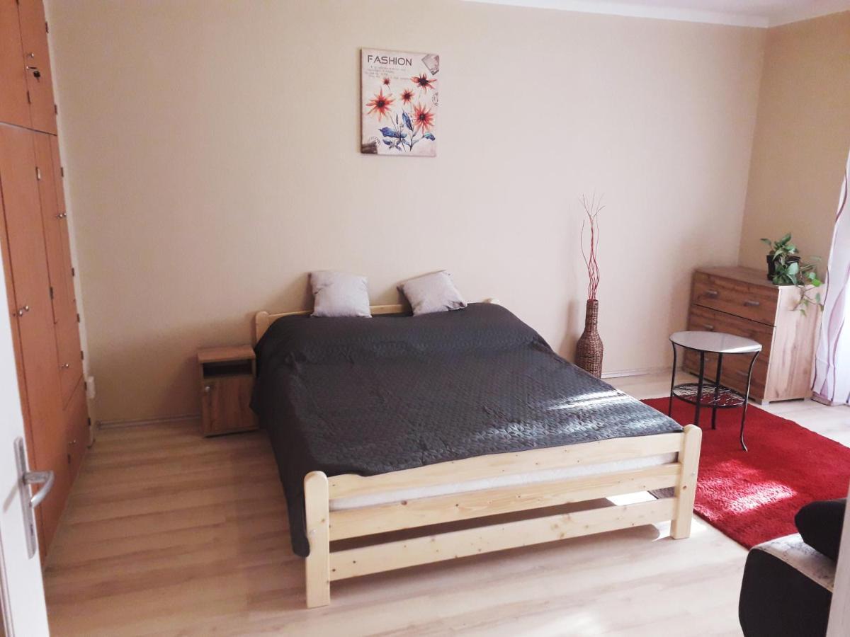 Centrum Apartman Szolnok Exterior photo